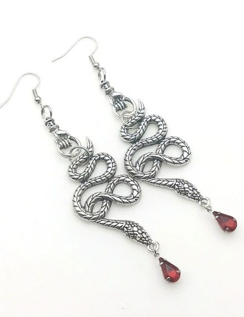 Boucles doreilles gothiques serpent