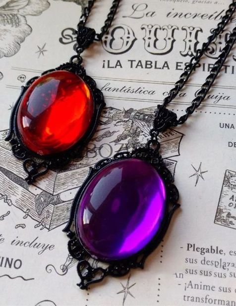 Collier en relief de vampire gothique en pendentif